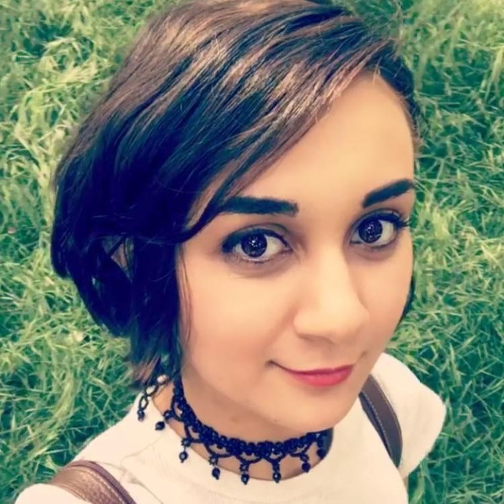 Meet your Posher, Ella